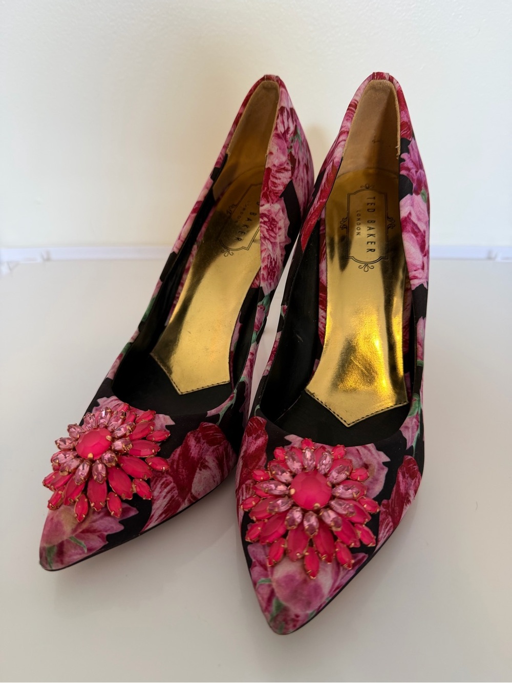 Ted Baker Pink Floral Jeweled Pointed Pumps Size 38